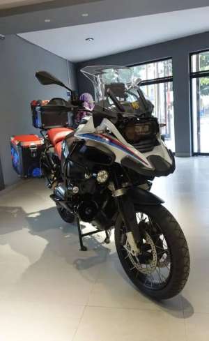 BMW R1200 GSA K51 lokasi di Sawah Besar, tersedia melalui melalui situs Olx