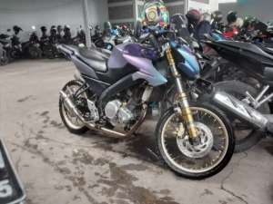 BU Yamaha vixion 2014 lokasi di Lemahwungkuk, tersedia melalui melalui situs Olx