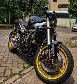 CBR 600 F2, Complete Papers 1991 lokasi di Cempaka Putih, tersedia melalui melalui situs Olx