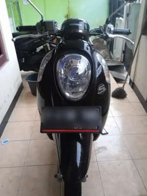 DIJUAL HONDA SCOOPY FI TH 2016 lokasi di Jatinegara, tersedia melalui melalui situs Olx
