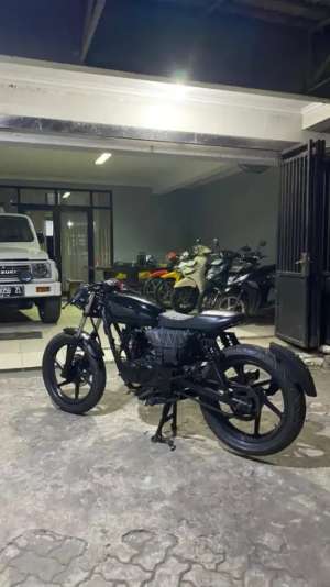 Dijual Motor Custom Bajaj Pulsar 180cc lokasi di Bekasi Jaya, tersedia melalui melalui situs Olx