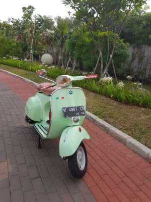 Dijual Vespa Super 1978 lokasi di Bekasi Barat, tersedia melalui melalui situs Olx