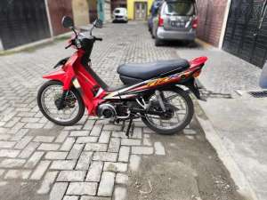 F1ZR Sporty 2003 Merah lokasi di Medan Helvetia, tersedia melalui melalui situs Olx