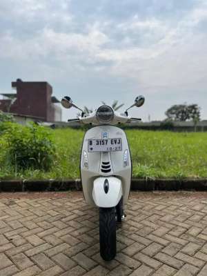 FOR SALE VESPA PRIMAVERA S 150 IGET ABS FACELIFT 2022 lokasi di Sawangan, tersedia melalui melalui situs Olx