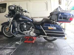 Harley davidson Ultra classic lokasi di Margahayu, tersedia melalui melalui situs Olx