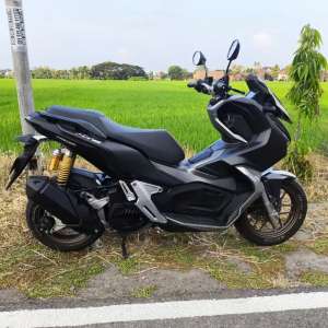 Honda adv tahun 2019 lokasi di Jaten, tersedia melalui melalui situs Olx