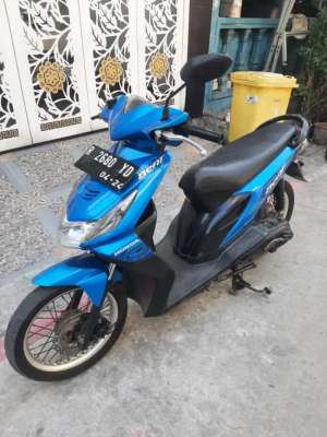Jual bekas Honda Beat 2009 Karbu,ss lengkap mesin bagus stater hidup, plat R,lokasi di Bekasi Utara
