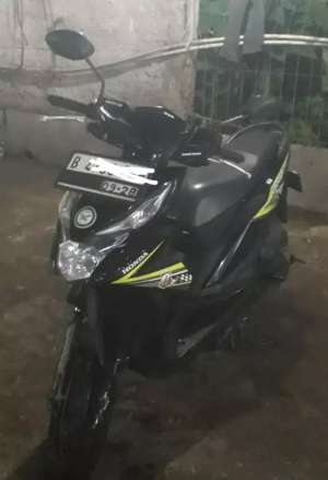 Honda beat sporty tahun 2018 akhir lokasi di Setu, tersedia melalui melalui situs Olx