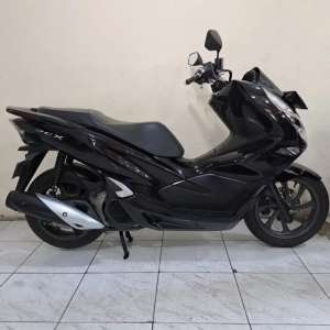 Honda PCX 150 2018 pajak panjang lokasi di Kalideres, tersedia melalui melalui situs Olx