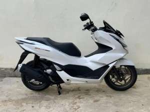 Honda pcx putih 2023 lokasi di Teluk Ambon, tersedia melalui melalui situs Olx