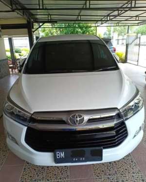 Jual bekas Innova Reborn 2.4 V AT 2018 Putih,lokasi di 
