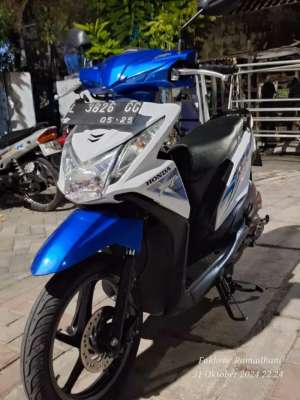 Jual motor beat tahun 2015 lokasi di Wonokromo, tersedia melalui melalui situs Olx