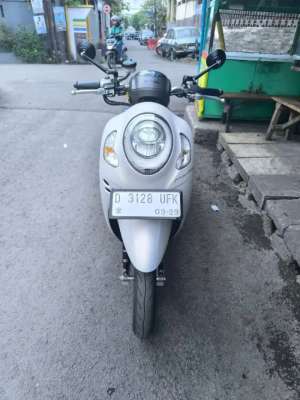 Jual scoopy prestige 2024 super mulusmodifikasi lokasi di Sumur Bandung, tersedia melalui melalui situs Olx