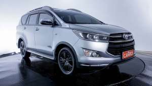 JUAL Toyota Innova 2.0 Venturer AT 2020 Silver , tersedia melalui melalui situs Cintamobil