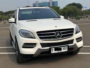 MERCEDES-BENZ M250 AT PUTIH 2015 LULUS INSPEKSI HARGA TERMURAH , tersedia melalui melalui situs Cintamobil