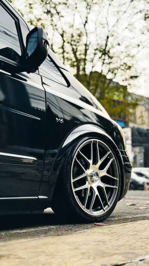 MERCEDES BENZ V350 VIANO , tersedia melalui melalui situs Olx