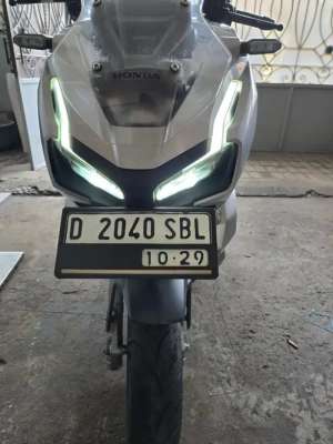 Motor adv 150 tahun 2021 lokasi di Andir, tersedia melalui melalui situs Olx