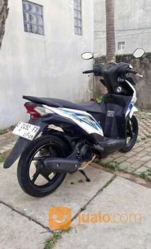 Motor Honda Beat FI tahun 2014 warna putih terawat , tersedia melalui melalui situs Jualo