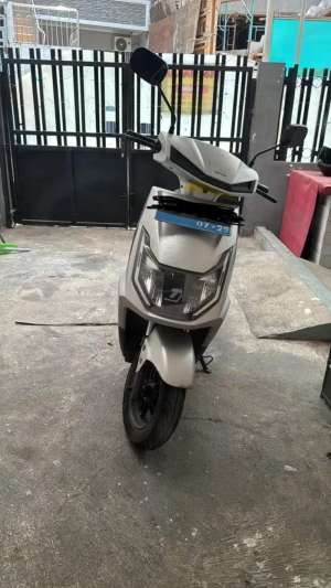 Motor listrik united MX1200 lokasi di Grogol Petamburan, tersedia melalui melalui situs Olx