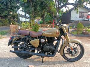 New classic 350 SE 2023 lokasi di Kramat Jati, tersedia melalui melalui situs Olx