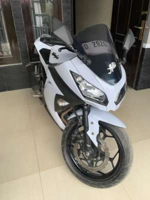 Ninja 250 Fi 2013 lokasi di Cikarang Utara, tersedia melalui melalui situs Olx