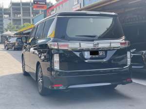 Nissan Elgrand Highway Star 2014 Minivan , tersedia melalui melalui situs Cintamobil
