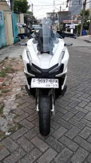 PAJAK 08-2025JUAL MURAH HONDA ADV 160 CBS 2022 PCX NMAX lokasi di Kebayoran Lama, tersedia melalui melalui situs Olx