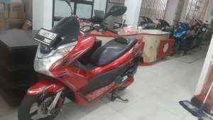 PCX 150 BUILT UP THAILAMD lokasi di Genteng, tersedia melalui melalui situs Olx