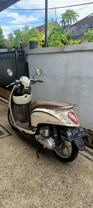 Scoopy Esp Stylish 2017 lokasi di Denpasar Barat, tersedia melalui melalui situs Olx