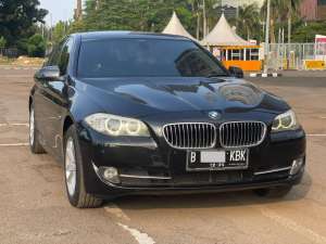 SIAP PAKAI BMW 520D DIESEL AT HITAM 2013 DISKON GEDE GEDEAN , tersedia melalui melalui situs Cintamobil