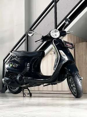 Jual bekas Stok TerbatasVespa Lx125 th 2019 - Ayu Mustika,lokasi di Gubeng