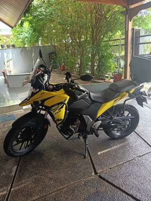 Suzuki Vstrom siap touring lokasi di Kembangan, tersedia melalui melalui situs Olx