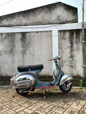 Vespa vbb 1965 surat lengkap plat B lokasi di Limo, tersedia melalui melalui situs Olx