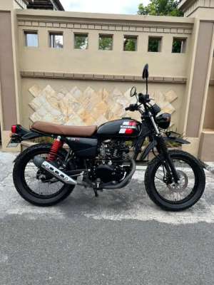 W175 TR low km 6rb lokasi di Mayangan, tersedia melalui melalui situs Olx