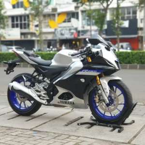 YAMAHA R15M ABS QS 2022 KM LOW GRESS PAJAK ON lokasi di Bambu Apus, tersedia melalui melalui situs Olx