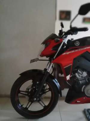 YAMAHA VIXION ADVANCE 2016 ISTIMEWA lokasi di Kalipare, tersedia melalui melalui situs Olx