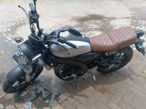 YAMAHA XSR 155 SILVER 2020 lokasi di Kalijambe, tersedia melalui melalui situs Olx