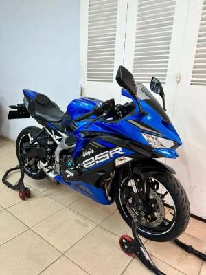 Zx25R Abs biru limited , tersedia melalui melalui situs Olx