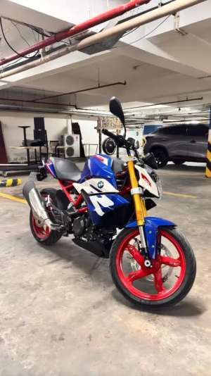 BMW G310R msh bau pabrik lokasi di Mustika Jaya, tersedia melalui melalui situs Olx