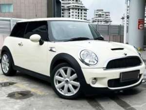 Cooper S TURBO Type Terlengkap Panoramic Sunroof Km 26rb Rec ATPM B GANJIL Pjk SEPT25 KREDIT DP 65jt , tersedia melalui melalui situs Cintamobil