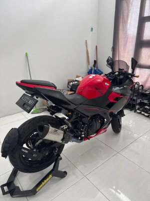 Dijual ninja 250 new ABS keyless tahun 2020, full modifikasi WR3 lokasi di Menganti, tersedia melalui melalui situs Olx