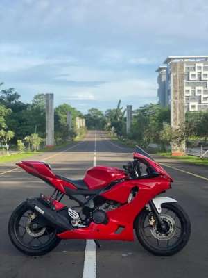 For Sale Yamaha R15 lokasi di Sukmajaya, tersedia melalui melalui situs Olx