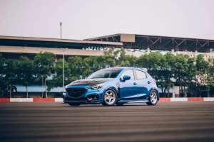 Jual bekas Mazda 2 Skyactive type R 2016 Blue biru mazda 2 2017 R 2016 Thailand,lokasi di 
