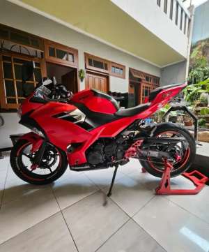 Ninja 250Fi Non Abs 2018 SS Lengkap Taat Pajak lokasi di Klojen, tersedia melalui melalui situs Olx