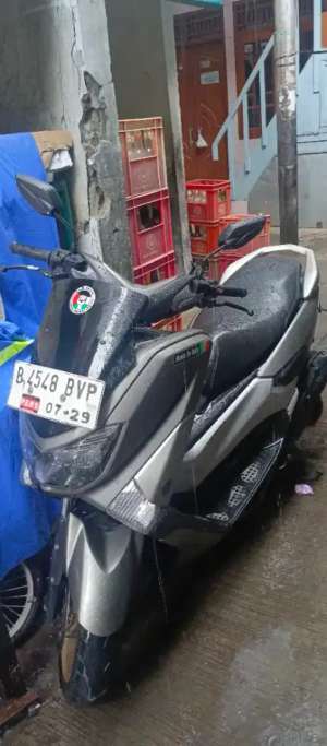 Nmax old 155cc tahun 2019 lokasi di Penjaringan, tersedia melalui melalui situs Olx