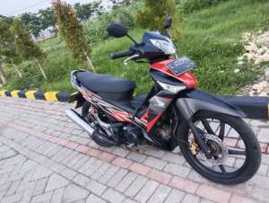 Supra x 125 tahun 2012 lokasi di Sawahan, tersedia melalui melalui situs Olx