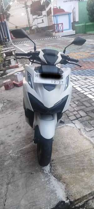 VARIO 160 ABS CW 2022 lokasi di Banyumanik, tersedia melalui melalui situs Olx
