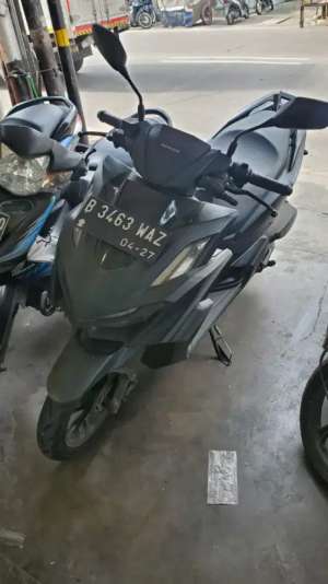 Vario 160 cbs 2022 tangan pertama dari baru lokasi di Ciputat Timur, tersedia melalui melalui situs Olx