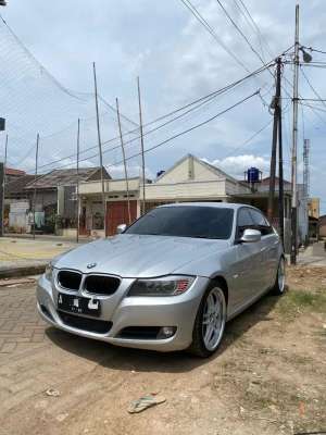 Jual bekas BMW 320i E90 Facelift 2010 Bs Tuker Tmbh,lokasi di 