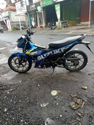 Di jual montor Suzuki lokasi di Dalung, tersedia melalui melalui situs Olx